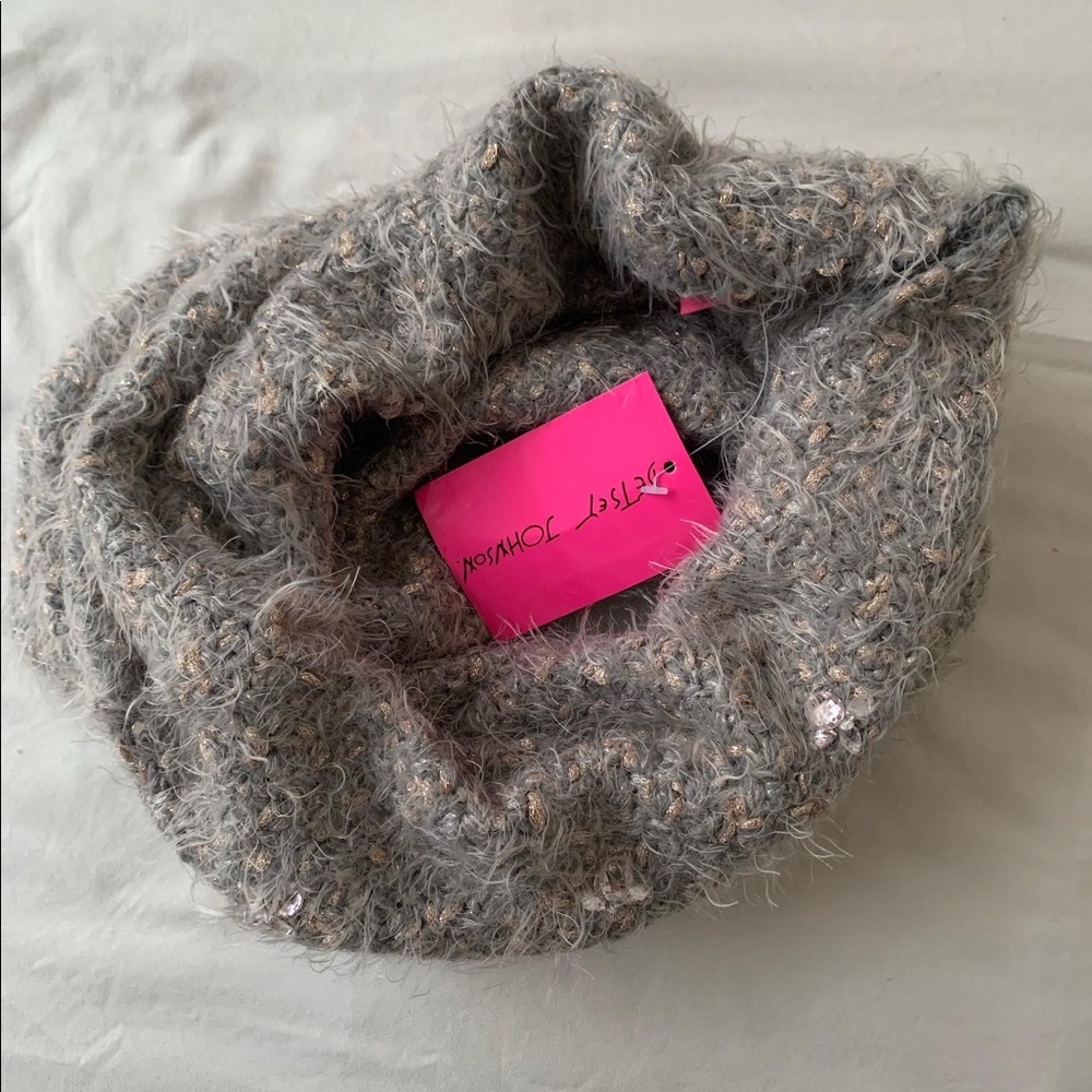 Betsy Johnson tube scarf (new w/tag)